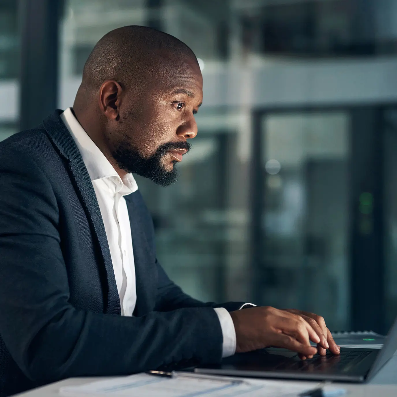 The diligence file — annotated dossiers, sourcing annexes, the briefing table